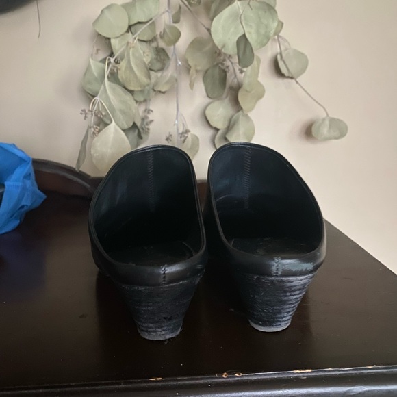 Vince Black Leather Mules - Picture 2 of 7